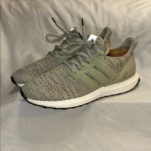 Adidas UltraBoost 4.0